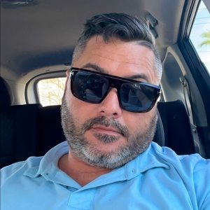 Meet your Posher, Justin